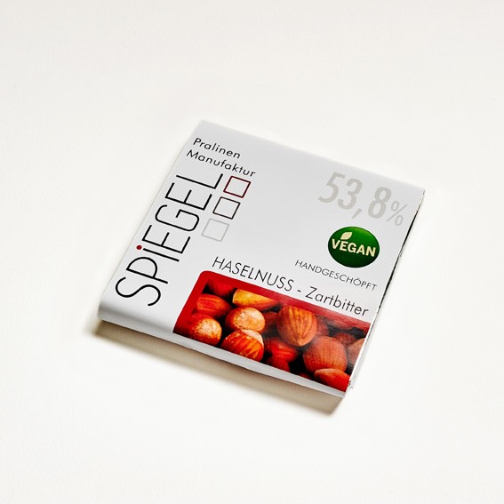 Zarbitter Schokolade-mit Haselnüssen